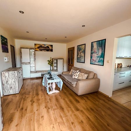 3 Bedroom Apartment In The Part Of The City Banská Bystrica Exteriör bild