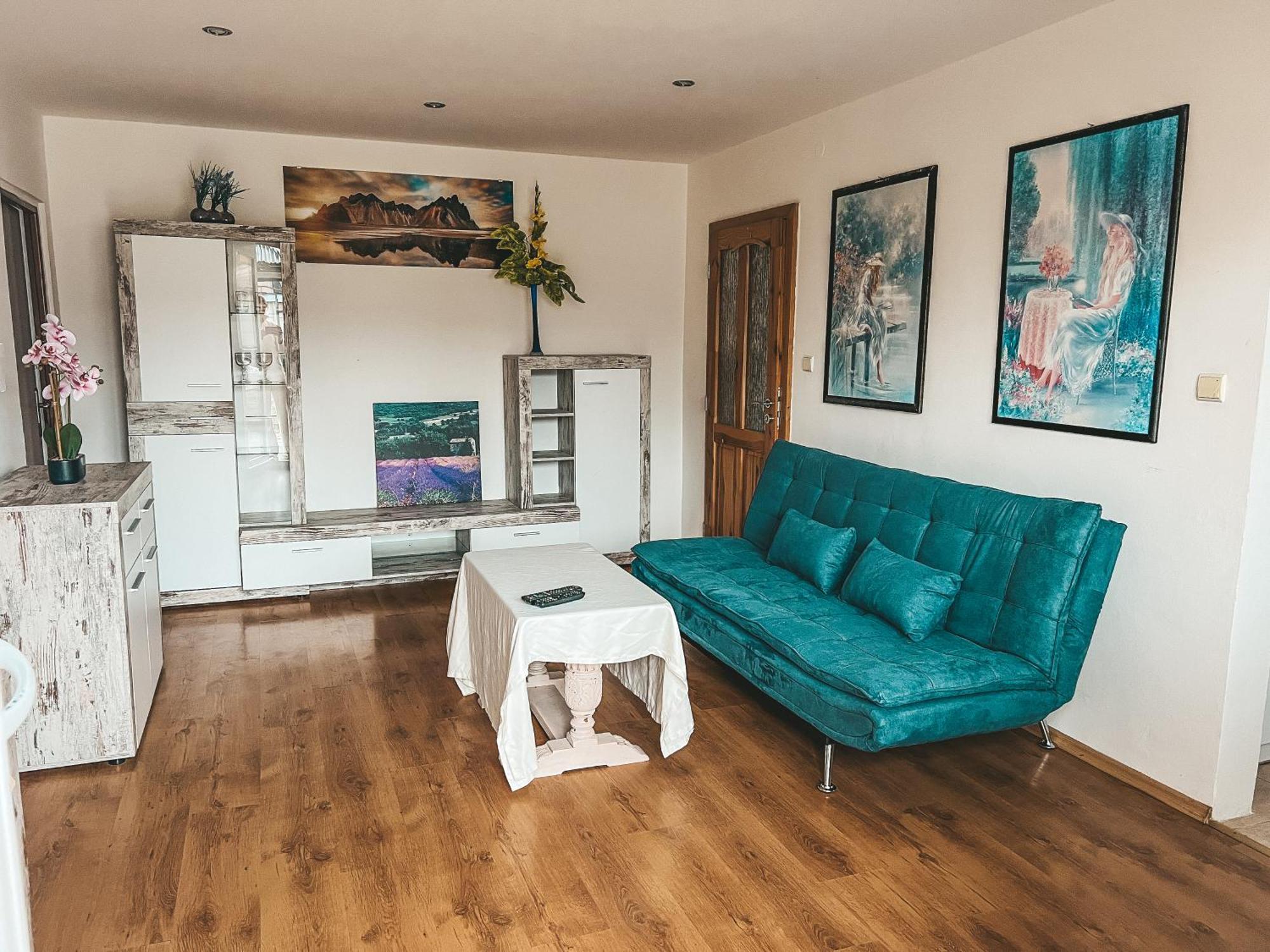 3 Bedroom Apartment In The Part Of The City Banská Bystrica Exteriör bild
